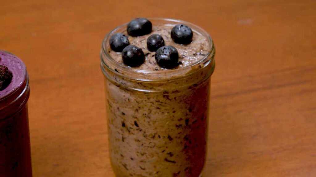4 high protein smoothies ready to drink &ndash; healthy breakfast smoothie recipes with fresh fruit garnish