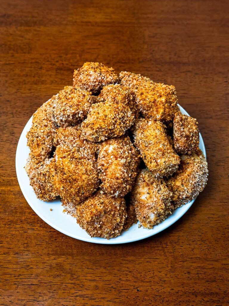 Baked chicken nuggets &ndash; high-protein healthy alternative to fried fast food