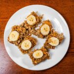 Baked peanut butter banana oatmeal &ndash; high-protein breakfast recipe with oats and bananas