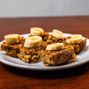 Baked peanut butter banana oatmeal recipe card &ndash; high-protein breakfast with nutrition facts