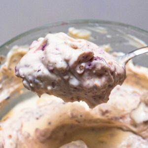 Cheesecake protein yogurt bowl recipe &ndash; high-protein breakfast with cottage cheese and Greek yogurt