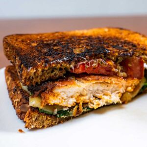 Chicken pesto sandwich recipe card &ndash; high-protein lunch with basil pesto and chicken