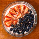Cottage cheese overnight oats &ndash; high-protein breakfast in a jar with Greek yogurt