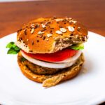 Jalape&ntilde;o cheddar turkey burger hero &ndash; high-protein lean beef burger with melted cheese
