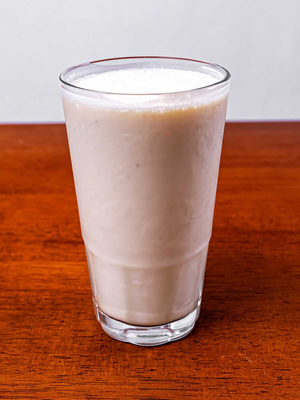 Pineapple banana smoothie recipe &ndash; high-protein creamy breakfast with Greek yogurt and protein powder