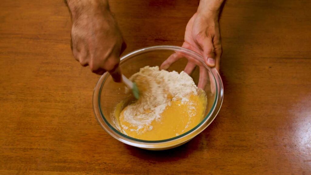How to make protein pumpkin pancakes &ndash; step 1: blending oats into pancake flour