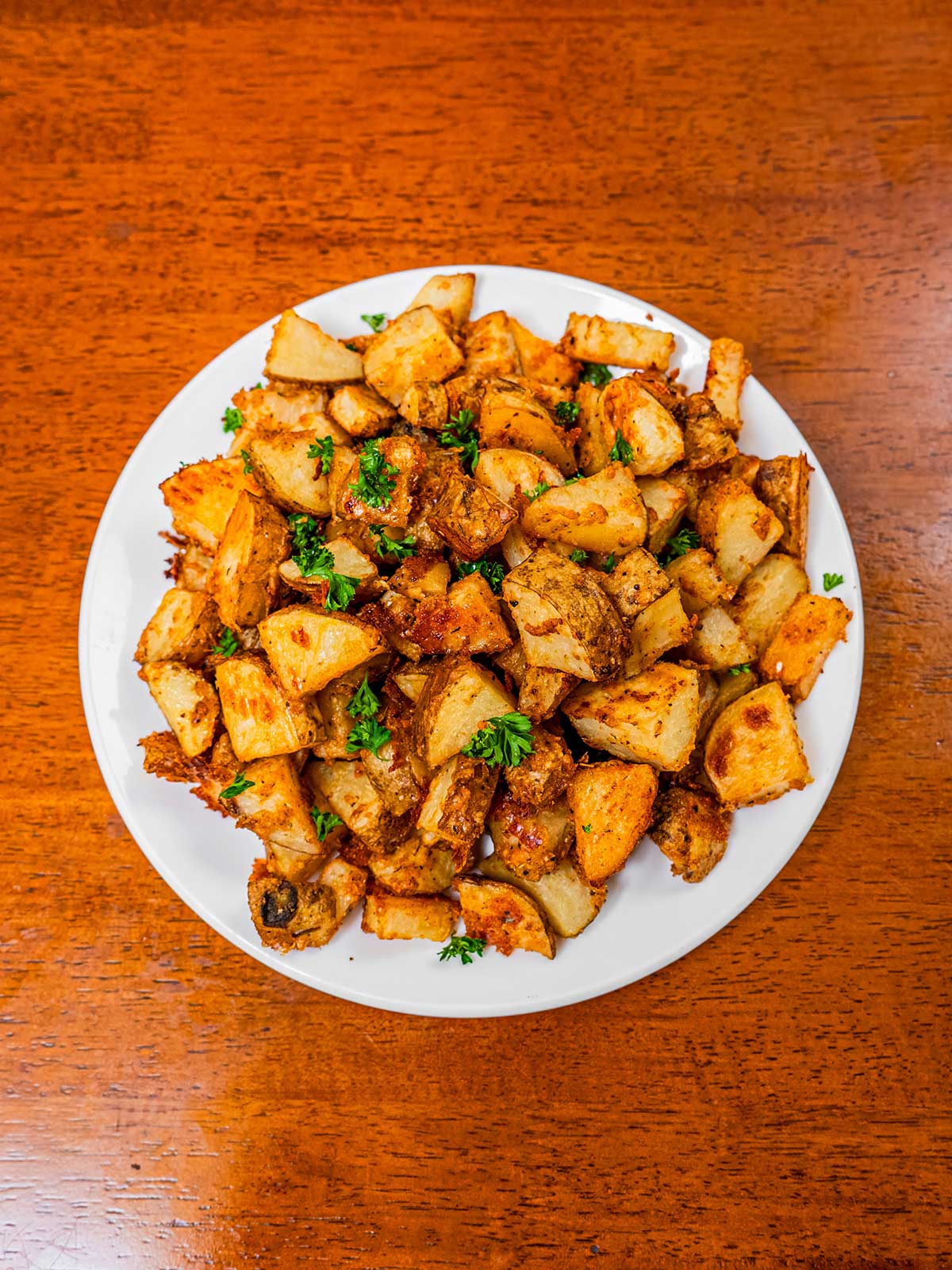 Roasted garlic parmesan potatoes &ndash; crispy high-protein side dish with parmesan cheese
