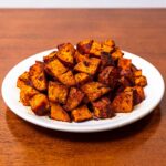 Roasted sweet potatoes &ndash; high-protein side dish with caramelized edges and herbs