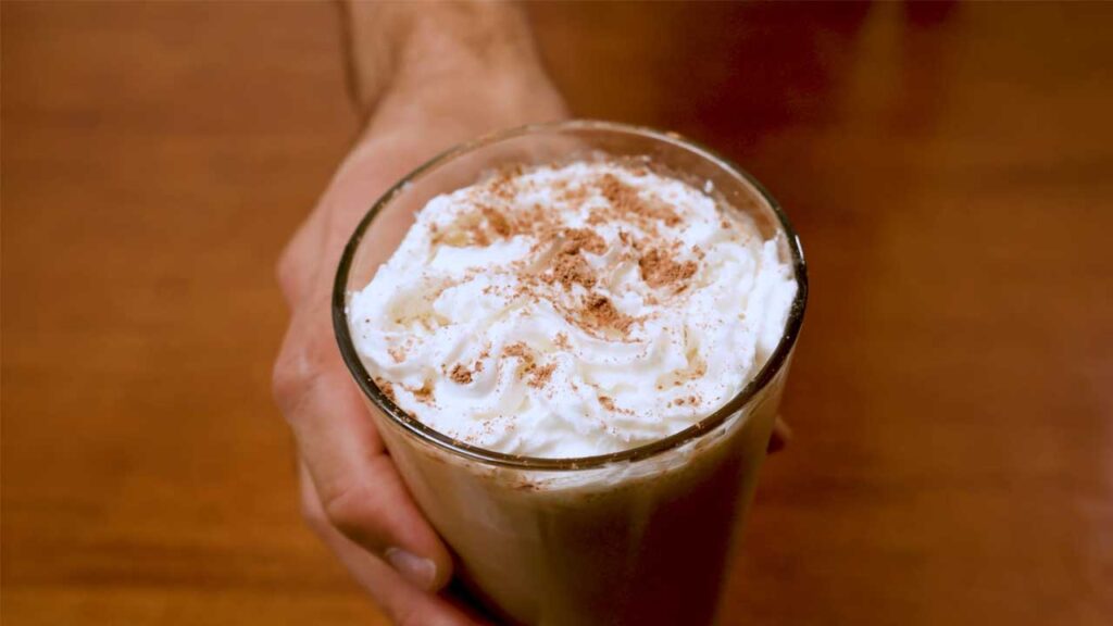 How to make tiramisu protein shake &ndash; step: final presentation of the finished high-protein smoothie