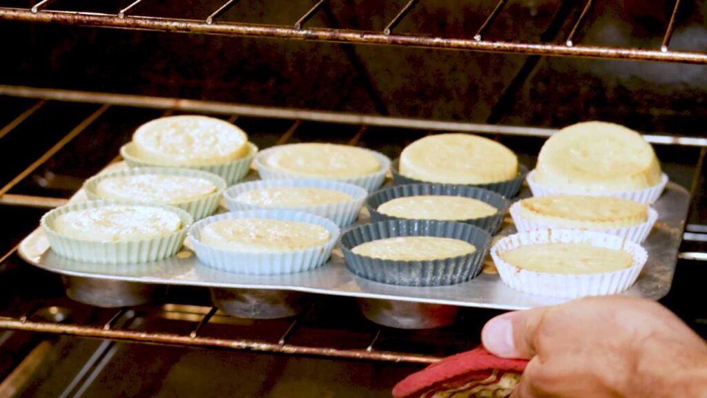 How to make cottage cheese egg bites &ndash; baked egg bites fresh from the oven