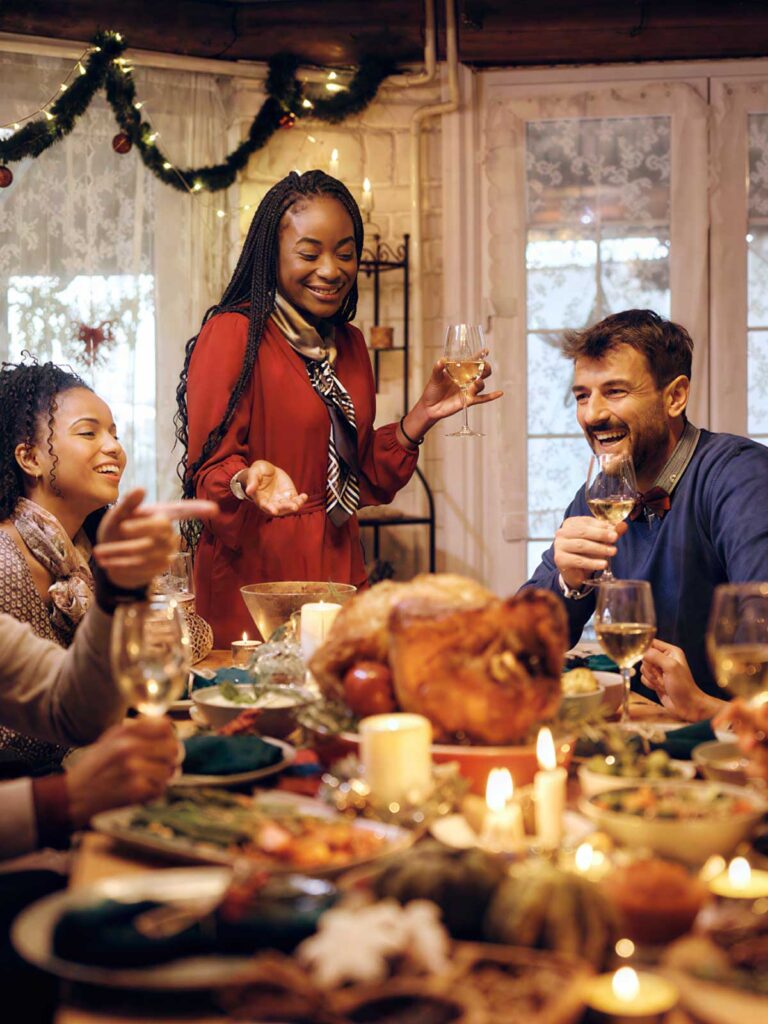 Holiday gathering with friends &ndash; healthy eating tips for holiday parties
