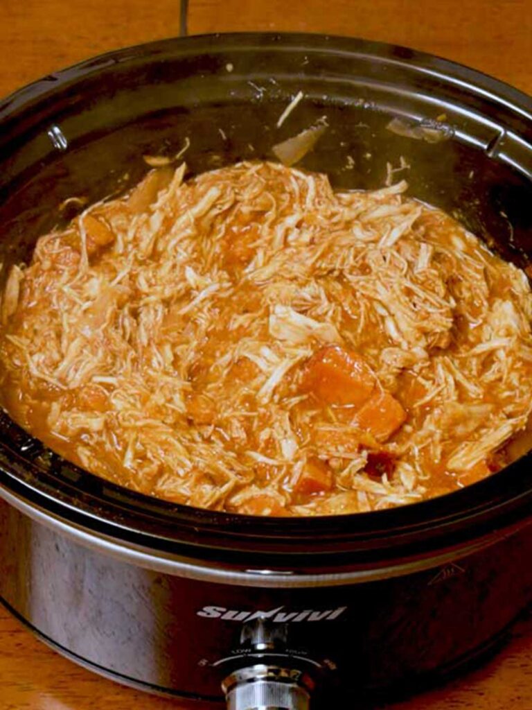 Slow cooker BBQ chicken and sweet potatoes &ndash; easy high-protein meal prep recipe