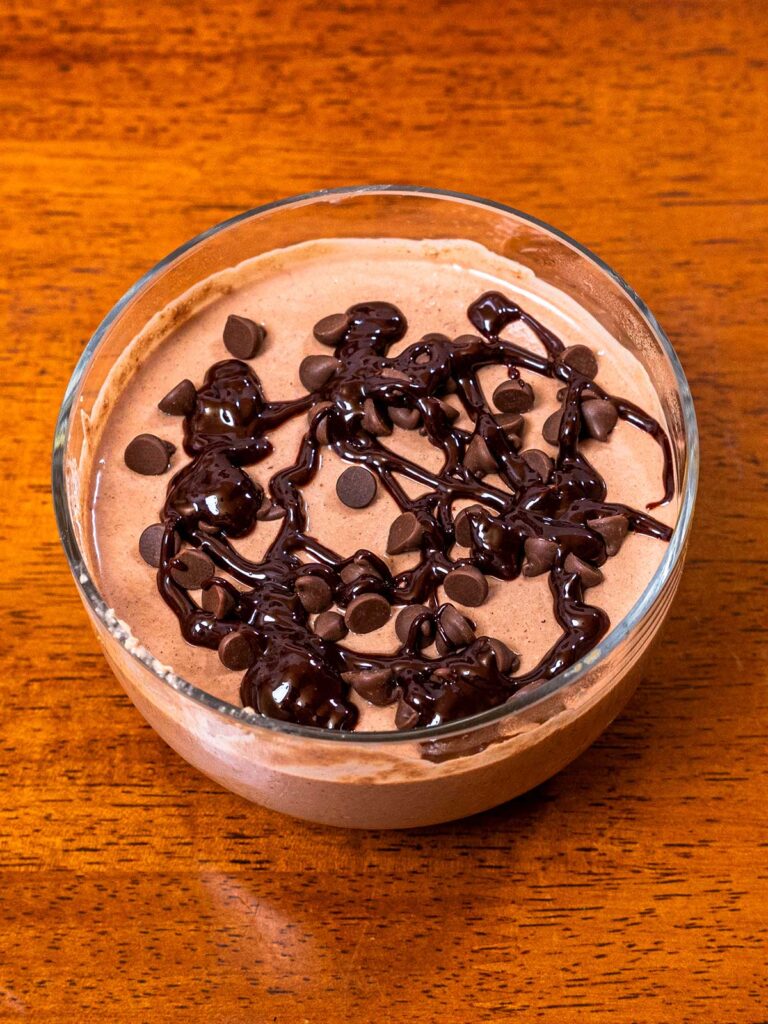 Cottage cheese chocolate overnight oats hero &ndash; high-protein breakfast with cocoa and oats