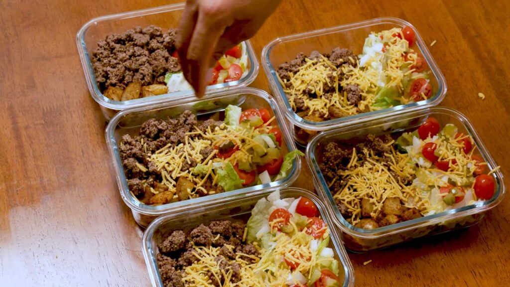 Big Mac protein bowls &ndash; protein-packed lunch bowl with pickles and special sauce