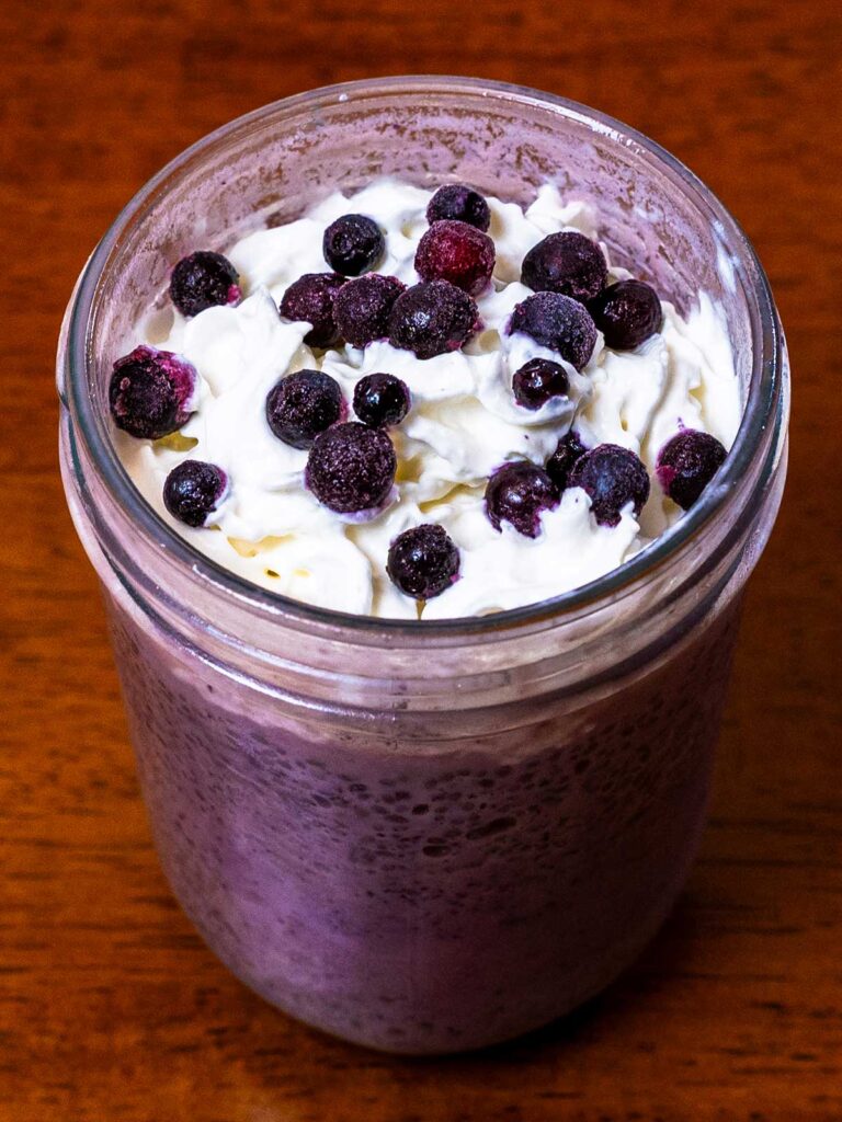 Blueberry chia seed protein pudding recipe, a high-protein breakfast with chia seeds and blueberries