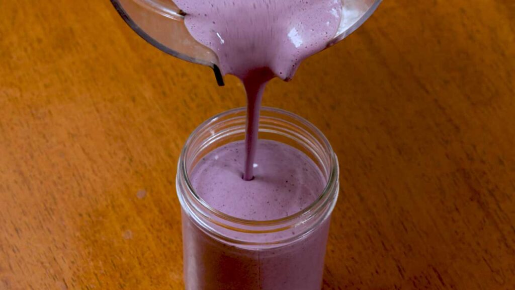 Blueberry chia seed protein pudding – protein-packed breakfast with chia and blueberries