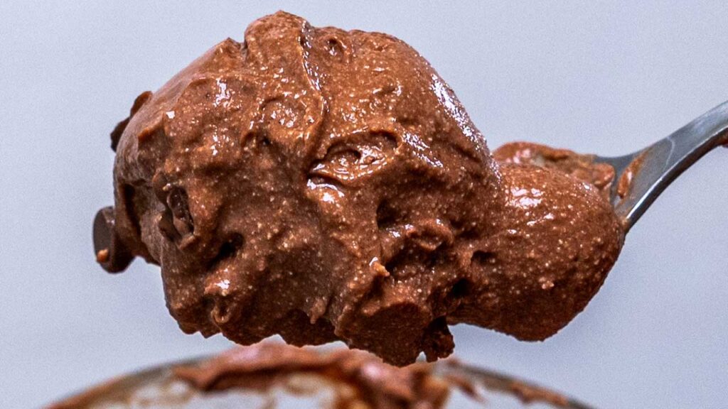 How to make cottage cheese chocolate ice cream &ndash; step showing ingredients being blended smooth