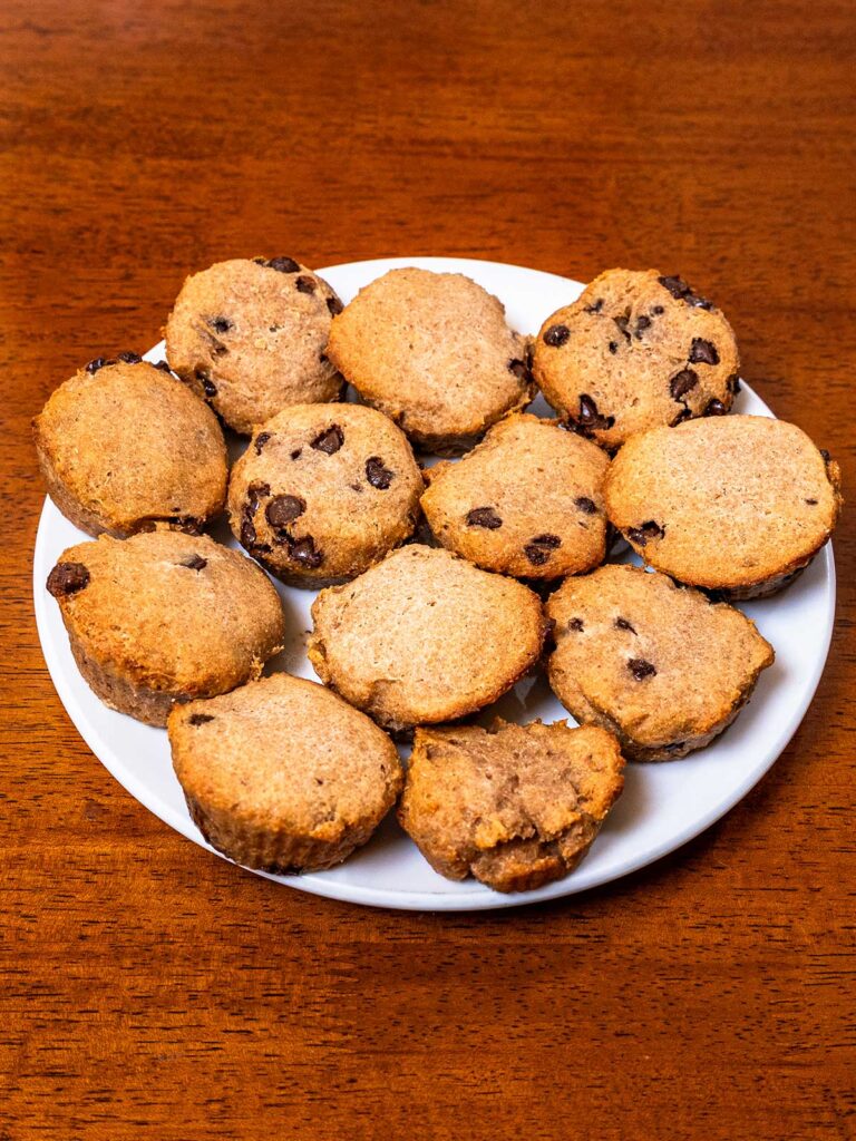 Greek yogurt muffins with peanut butter and honey