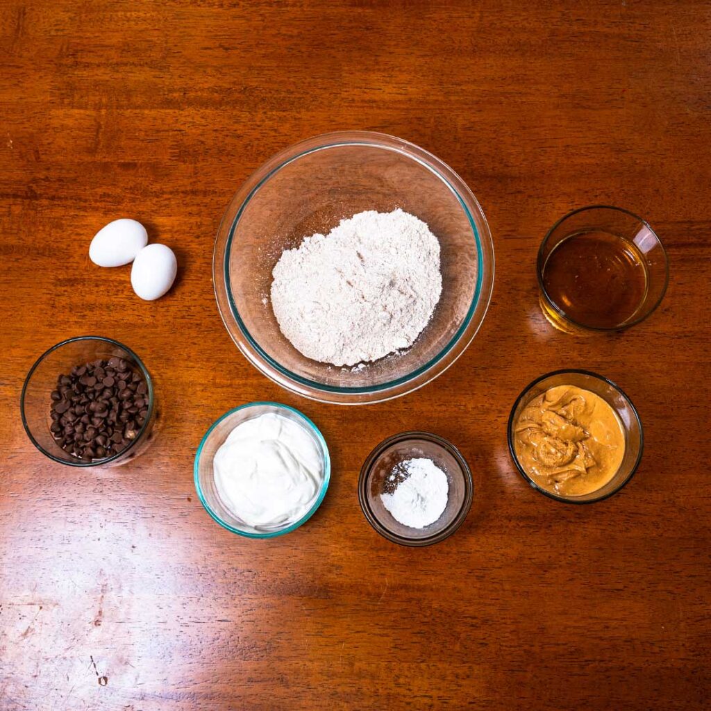 Greek yogurt muffins recipe &ndash; high-protein breakfast muffin bake with Greek yogurt