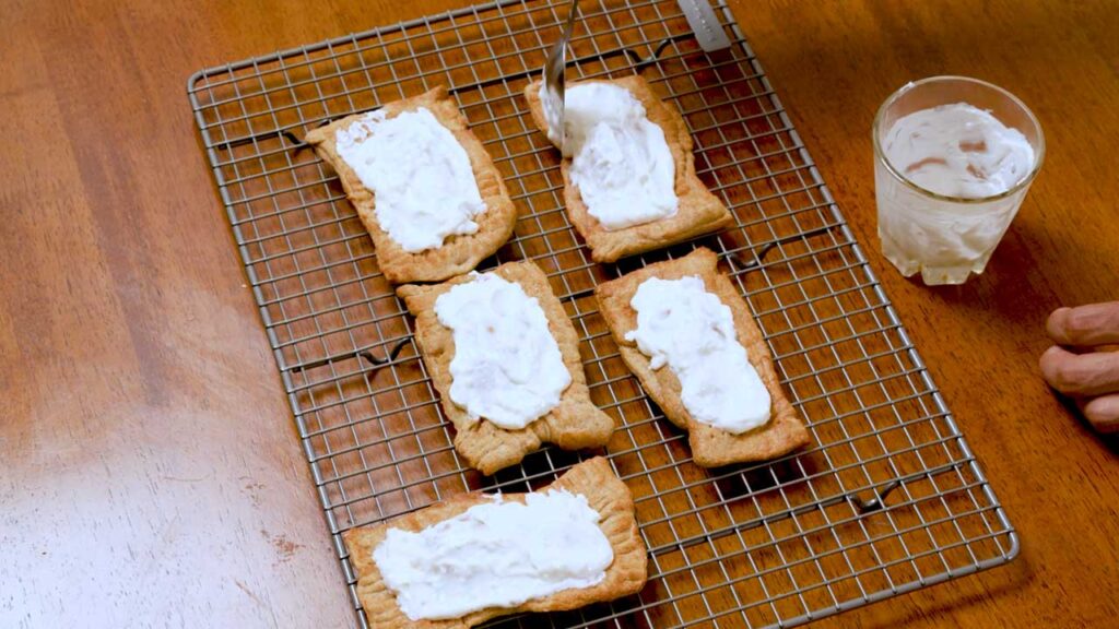 Protein strawberry poptarts &ndash; high-protein breakfast pastry with strawberry filling