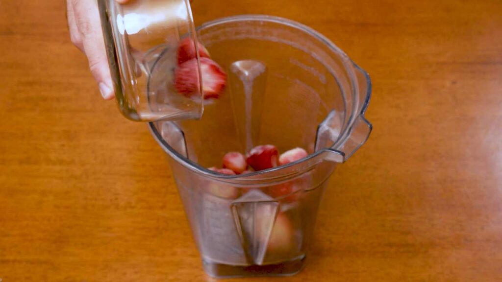 How to make strawberry banana protein smoothie &ndash; step-by-step high-protein recipe photo