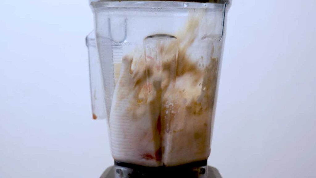 Strawberry cheesecake protein smoothie &ndash; quick high-protein post-workout drink