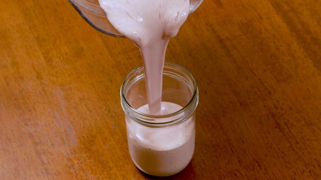 Strawberry cheesecake protein smoothie &ndash; easy high-protein breakfast smoothie recipe